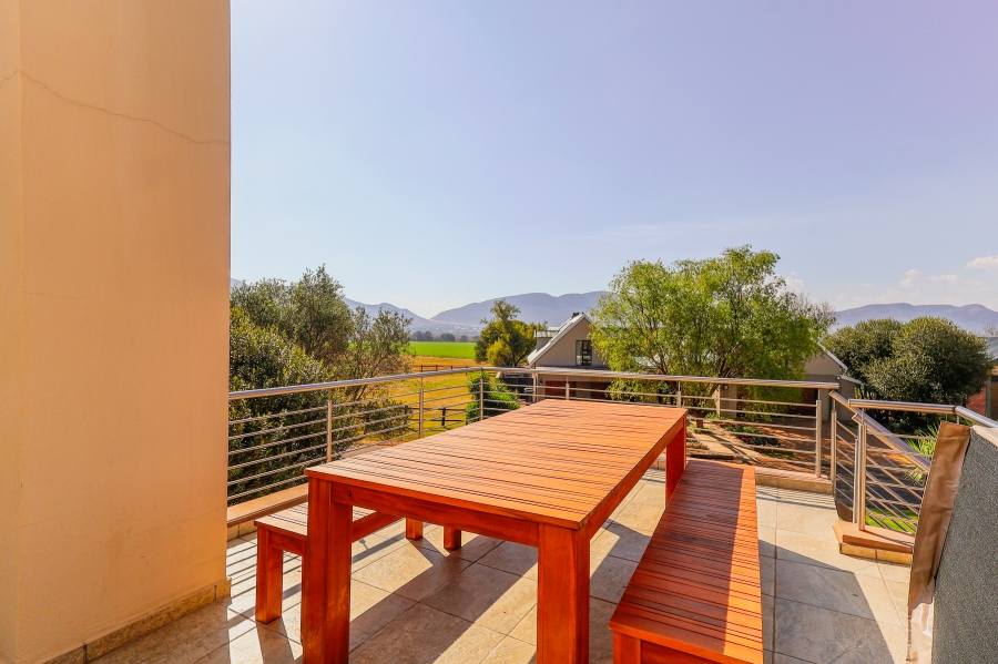 3 Bedroom Property for Sale in The Coves North West